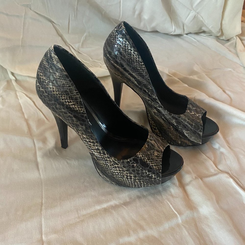 Jessica Simpson Open toe pump reptile skin Women's size 8B/38